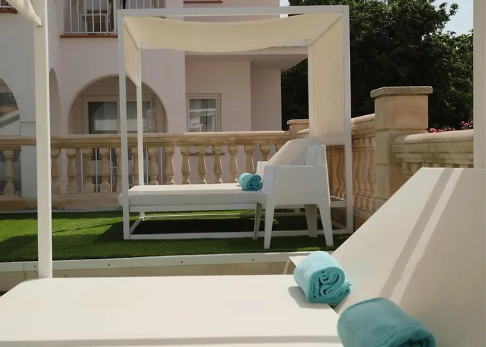Bq Cala Ratjada (Adults Only)